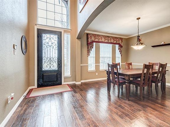 5th image of 2815 Deerhurst Dr
