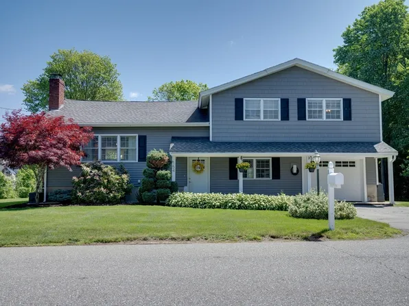 154 Alcott St, Lowell, MA 01852