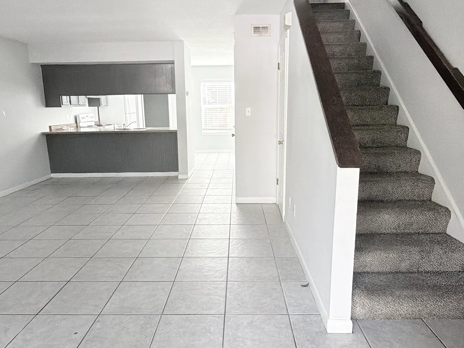 500 Parkview Rd NW — Photo 3