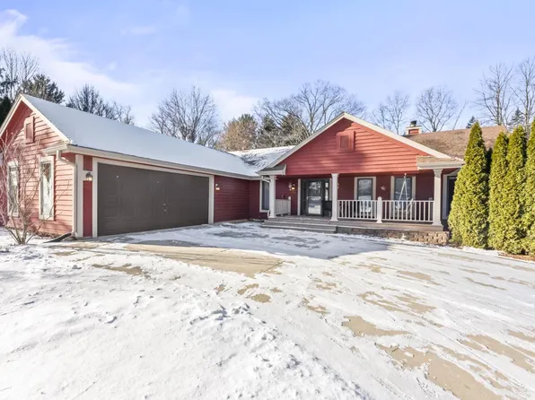 1411 Maple DRIVE, Hubertus, WI 53033