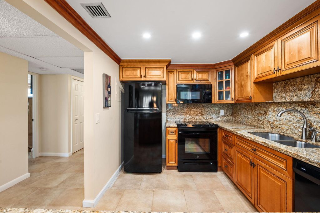 2651 S Palm Aire Drive #101, photo 6