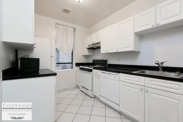 Rented by Charles Coutinho LLC | media 12