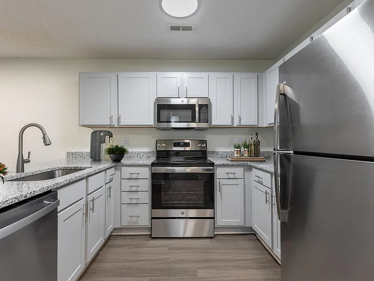 Trellis Pointe — Photo 10
