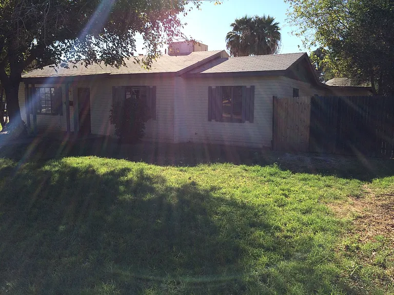 1539 E Hudson Dr — Photo 3