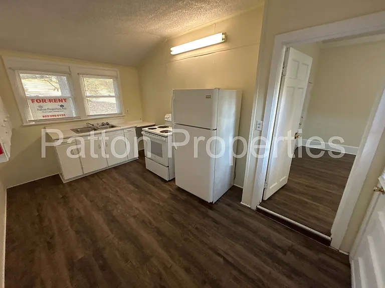 2223-2225 Greene Street - Inside CoC - R11409-17-07 — Photo 12