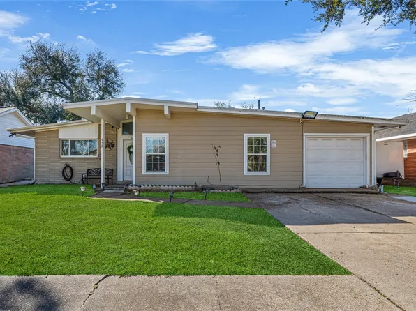 922 Gilpin St, Houston, TX 77034