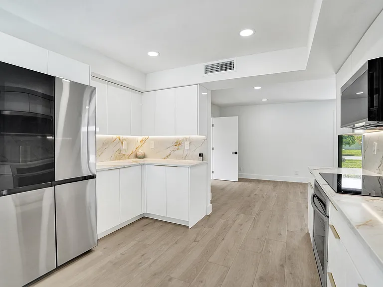 840 SW 3rd St — Photo 18