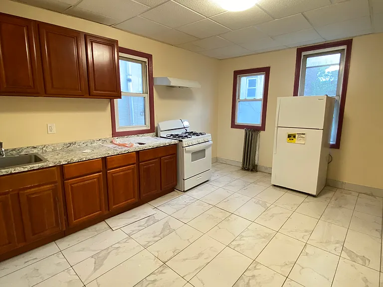 491 Stuyvesant Ave #2 — Photo 4