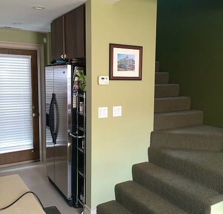 4th image of 2416 N Washtenaw Ave APT 2R