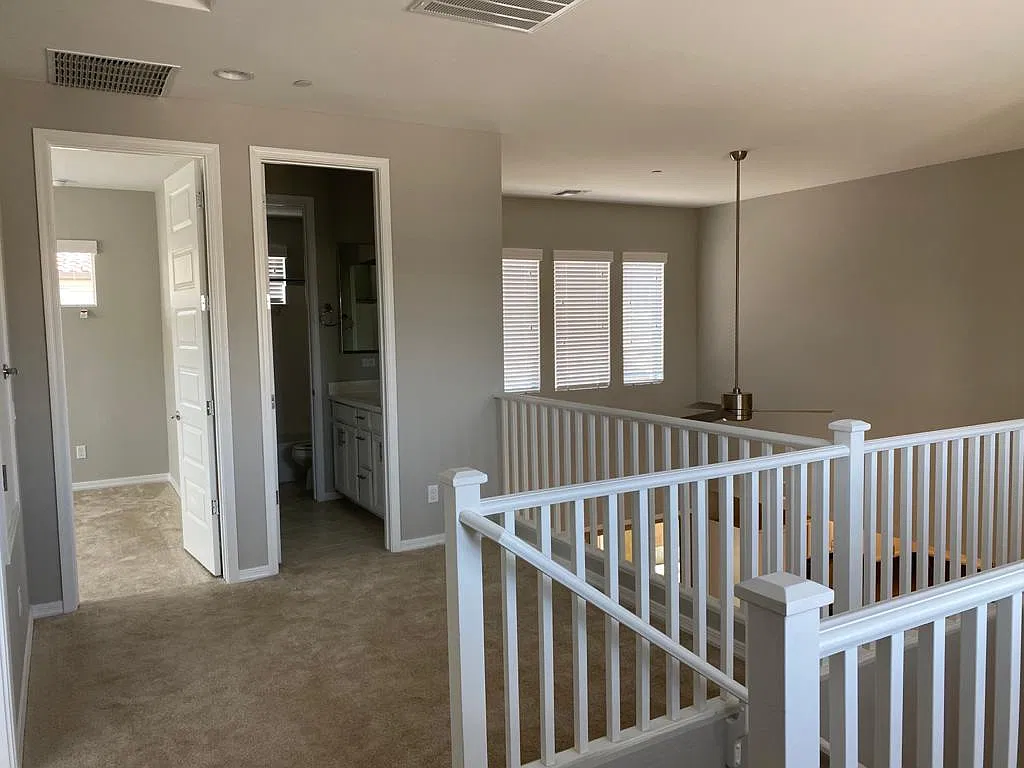 3 bed, 2.5 bath, 1870 sqft, $2,600 — Photo 3