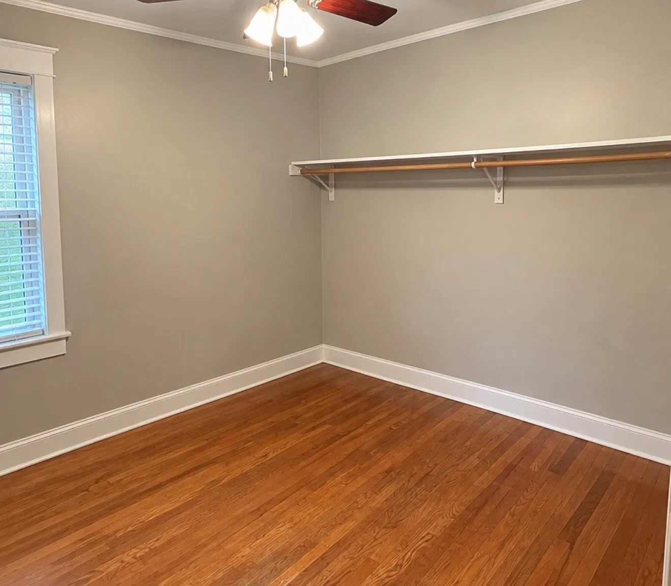 3 bed, 1300 sqft, $1,700 — Photo 2