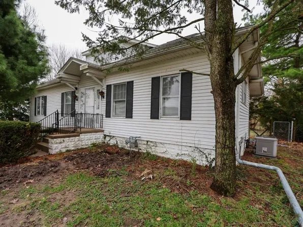 1234 Hamann Ln, Quincy, IL 62305