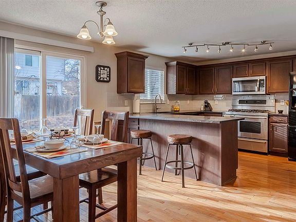 dining/kitchen
