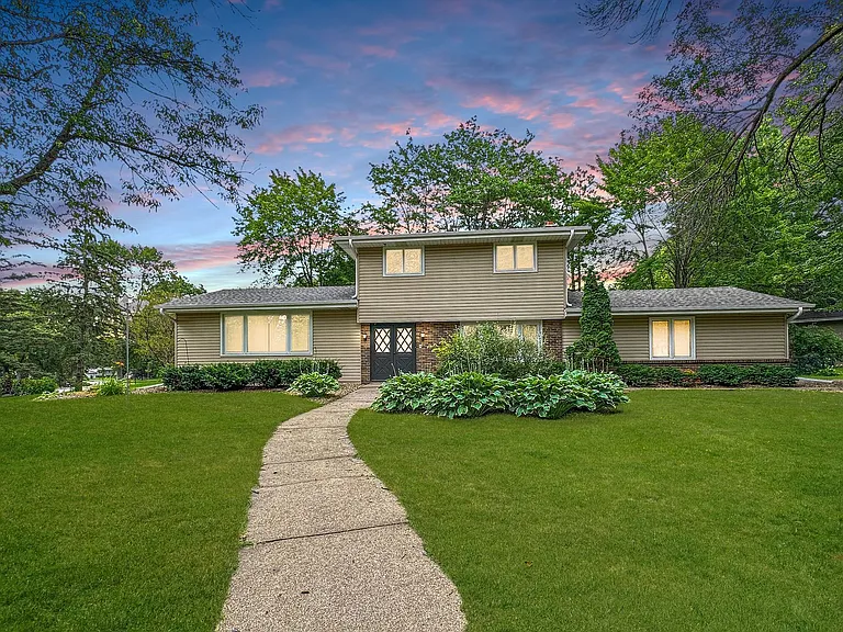 3830 Union Terrace Ln N — Photo 1