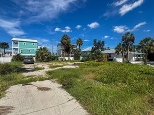 131 Mid Island Dr, Fort Myers Beach, FL 33931