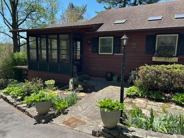 74 Melinda G Ln, Hendersonville, NC 28739