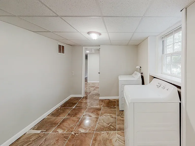 Anderson Dr — Photo 6
