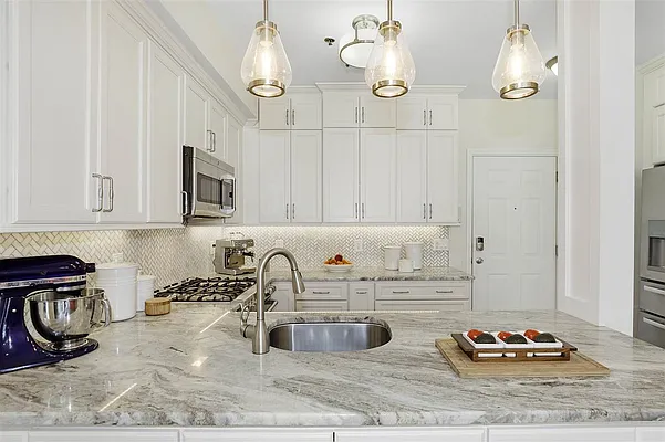 Sold by Keller Williams City Life Realty | media 1