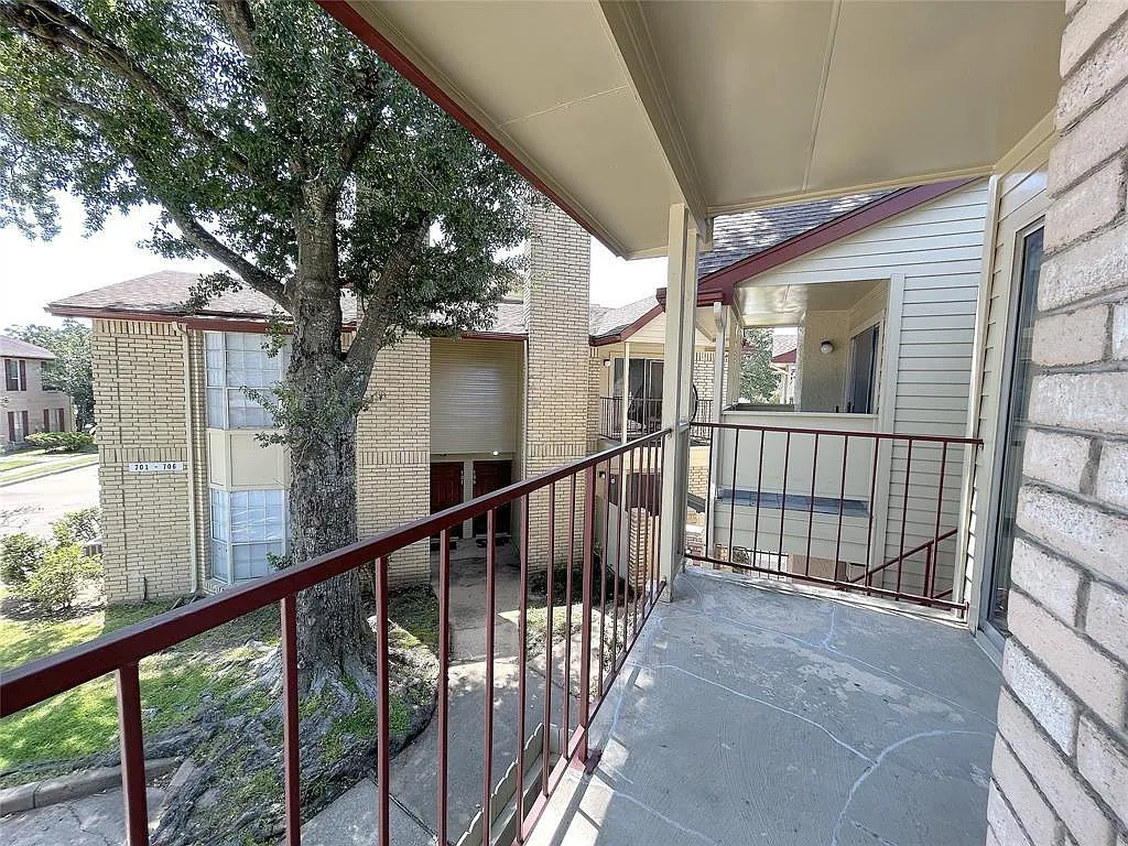 1 bed, 1.0 bath, 588 sqft, $950 — Photo 2