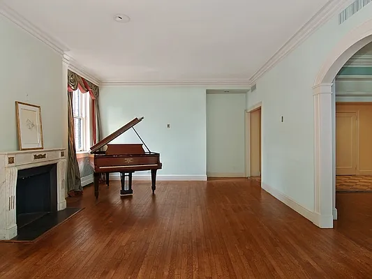 Sold by Sotheby's International Realty | media 2