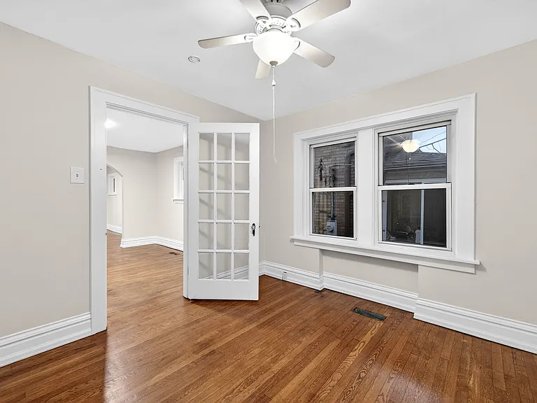 6135 Newport Ave — Photo 17