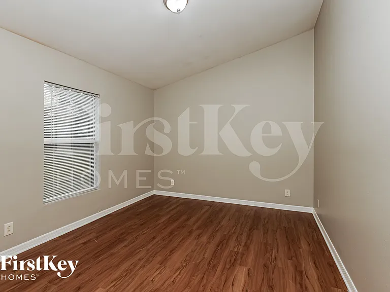 1113 Harry Ave S — Photo 12
