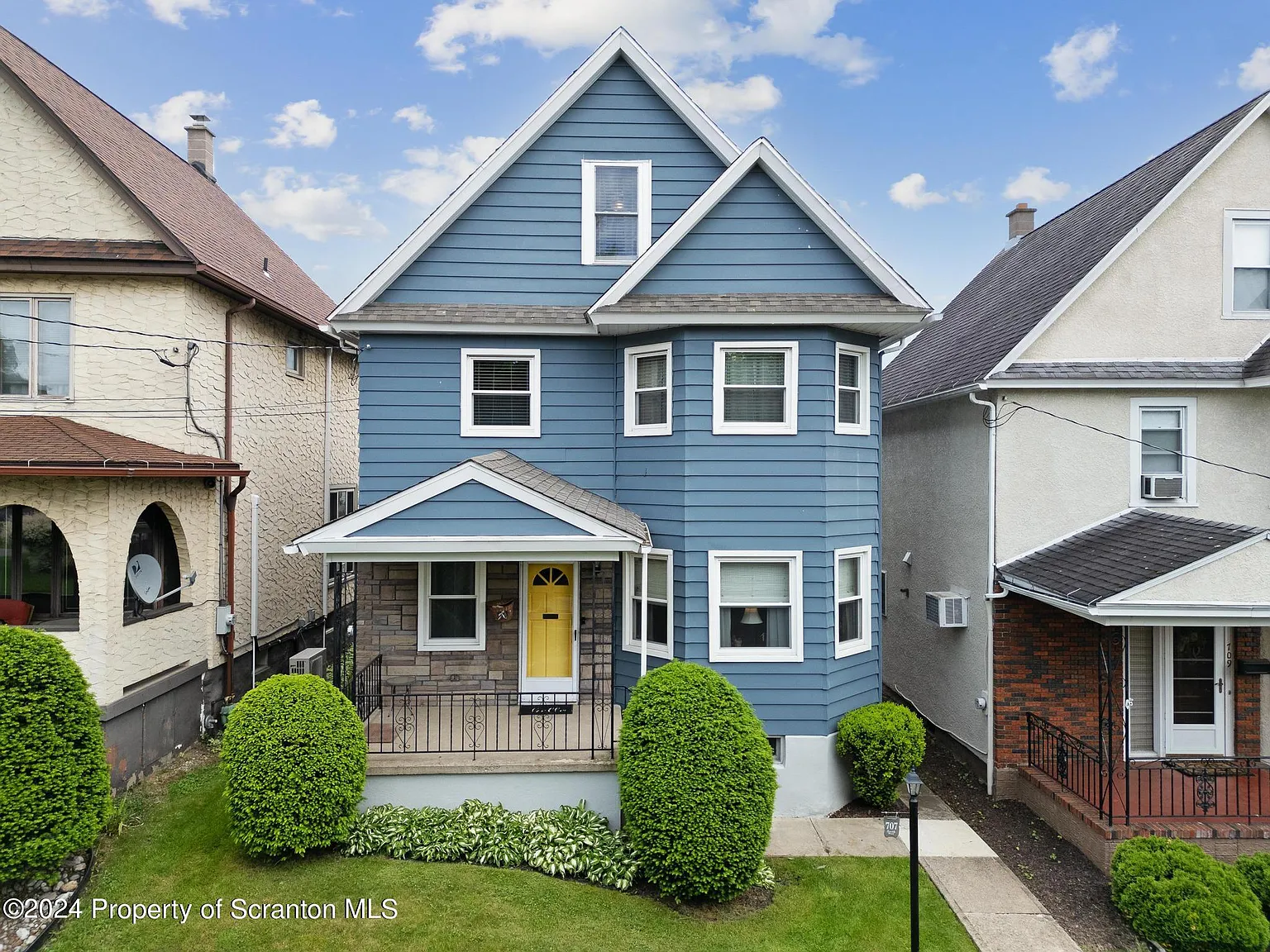 707 Smith St photo 1