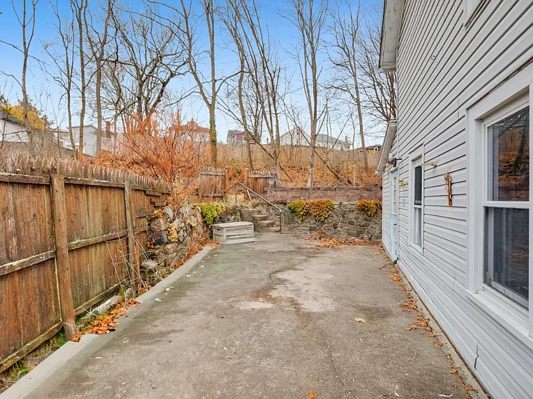 210 Roseto Ave — Photo 20