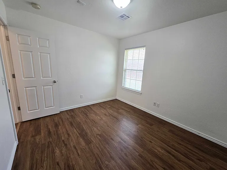 16001 Korie Dr — Photo 16