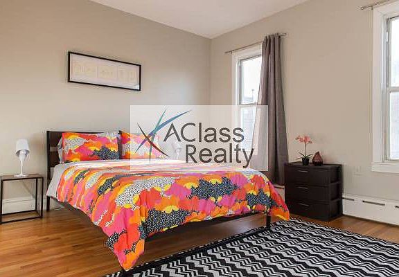 3rd image of 3080 33rd St APT 3
