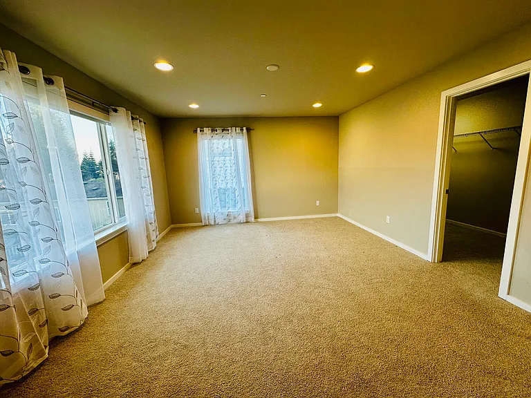 2nd floor - Master Bedroom 4