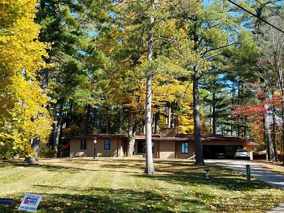 2nd image of 2302 Woodland Dr