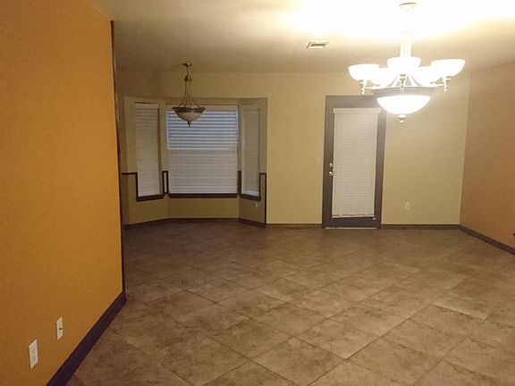 Livingroom/Breakfast nook