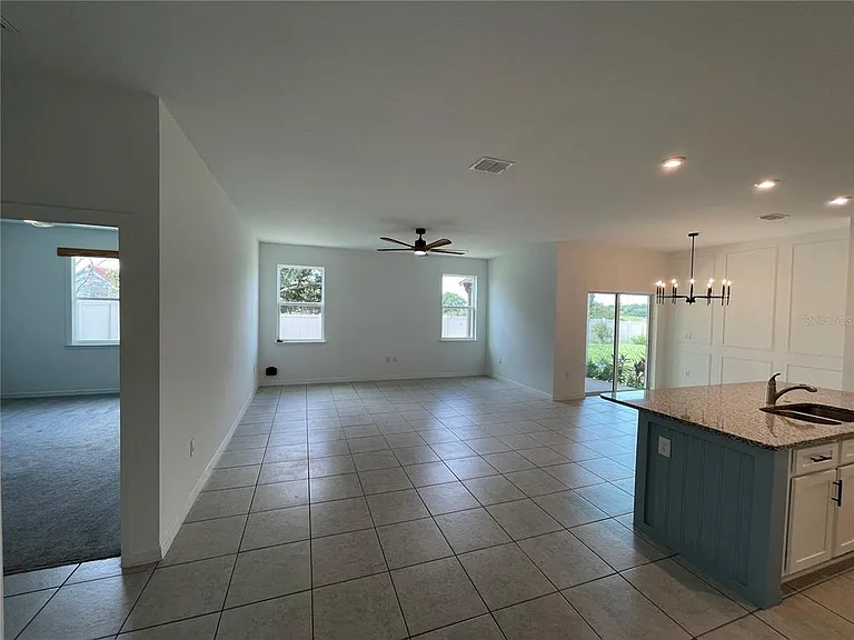 689 Crown Rose Dr — Photo 21
