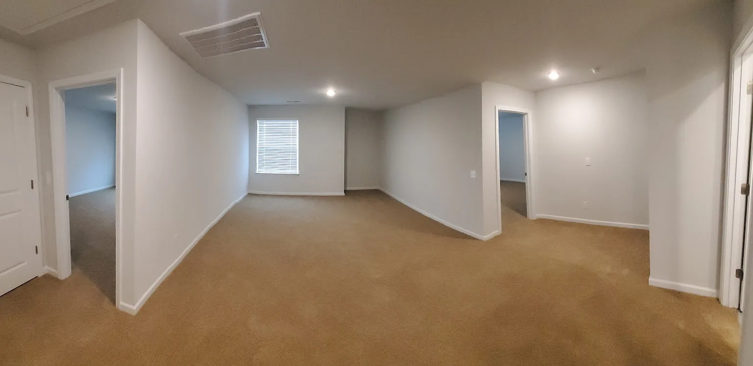 4 bed, 2.5 bath, 2892 sqft, $2,600 — Photo 2