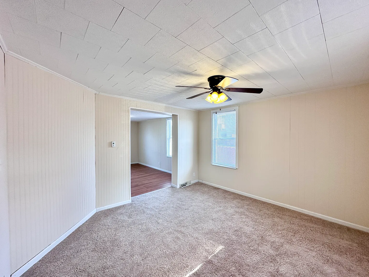 1031 N Croton Ave — Photo 3