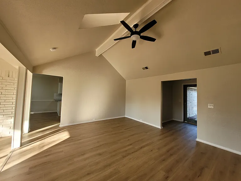 776 Santa Fe Trl — Photo 14
