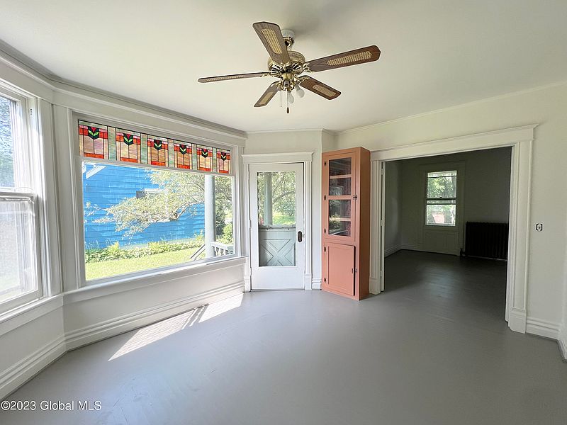 4th image of 52 Simmons Avenue