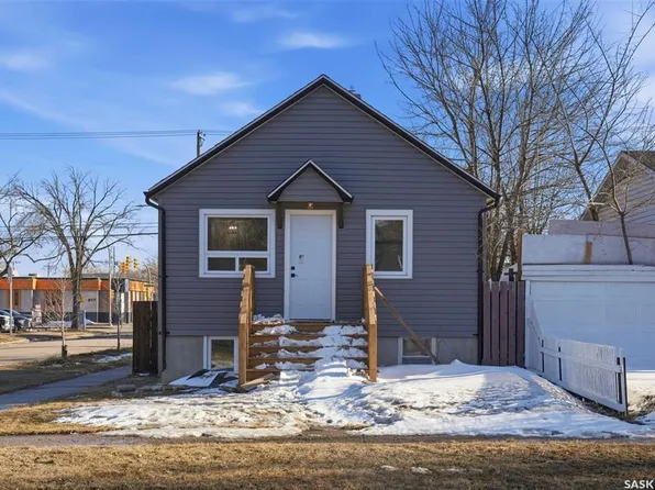 1001 23rd STREET W, Saskatoon, SK S7L 0A6