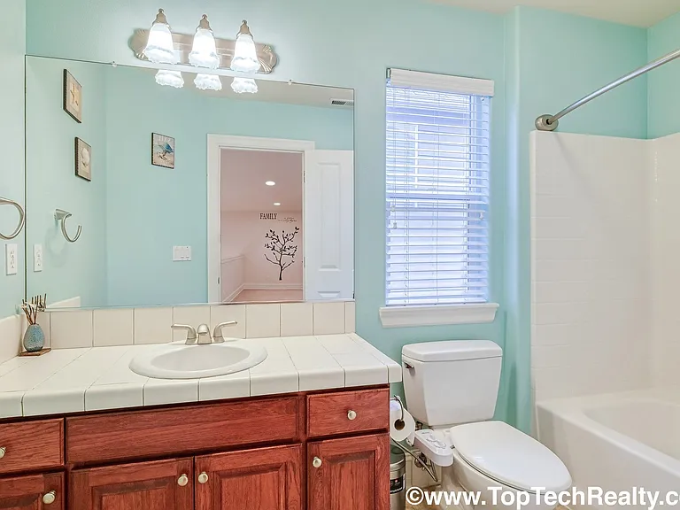 12852 NW Bayonne Ln — Photo 18