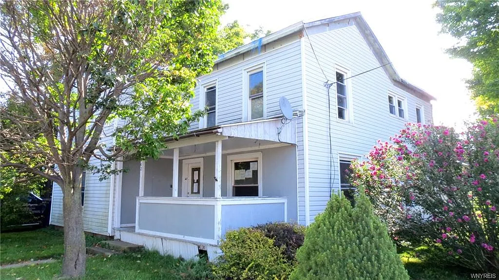 42 Ivory St photo 1
