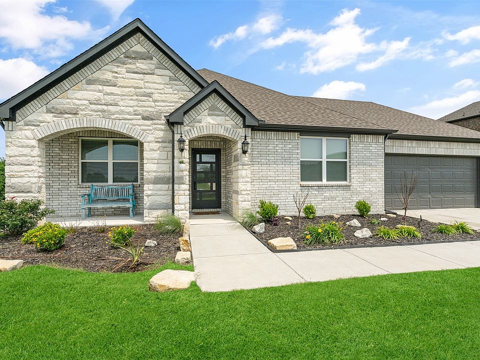 1st image of 420 Cedar Elm Ln