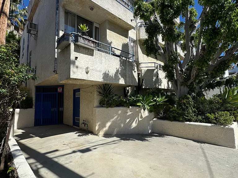 11615 Missouri Ave #2 — Photo 2