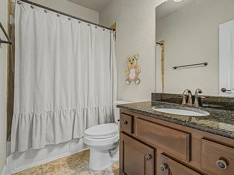 102 N Victoriana Cir — Photo 39