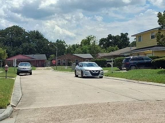4th image of 7817 Heather St