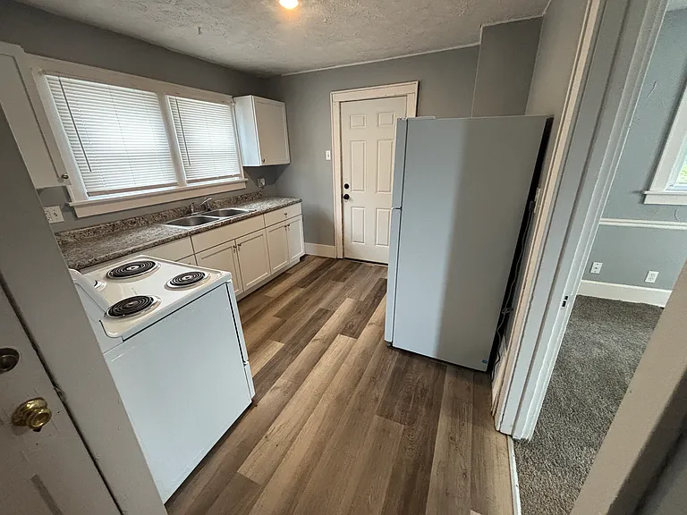 2608 Leland Ave — Photo 6