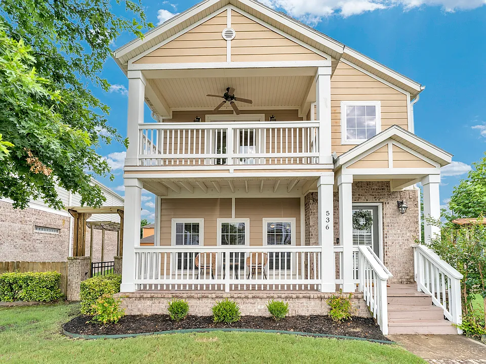 536 Tennyson Ln