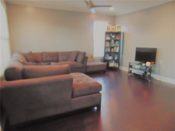 2nd image of 107 Nottaway Dr