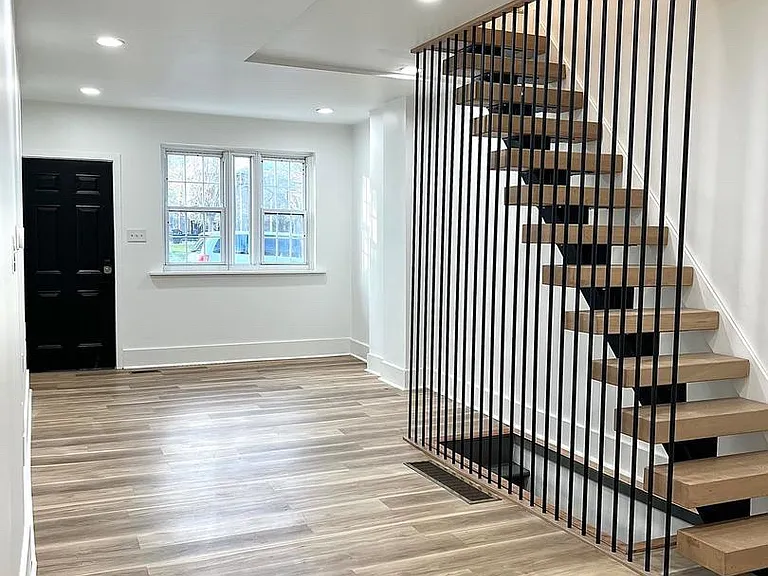 3217 Almond St — Photo 3