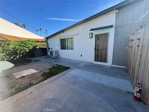 6439 1/2 Graves Photo 1